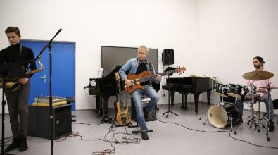 Igor Django Molnar bas gitara